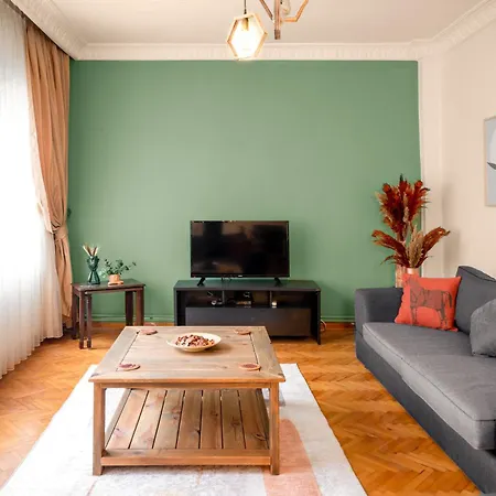 Spacious & Stylish 3br In The Heart Of The City * İstanbul
