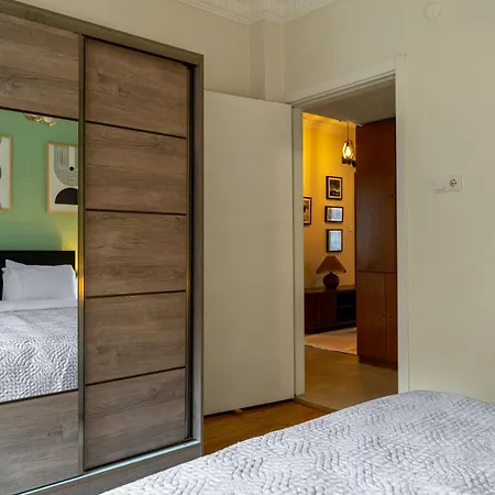 Spacious & Stylish 3br In The Heart Of The City *